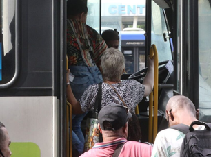 TODO MUNDO FALA, MAS NINGUÉM VÊ