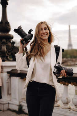 LeighAnn Shafiq candid photo with cameras