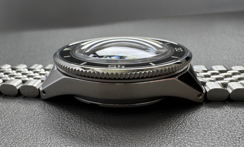 Jota 40 black dial diver bezel | Zoretto Watches