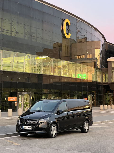 Coche privado Asol Voyage para traslado a Roses.