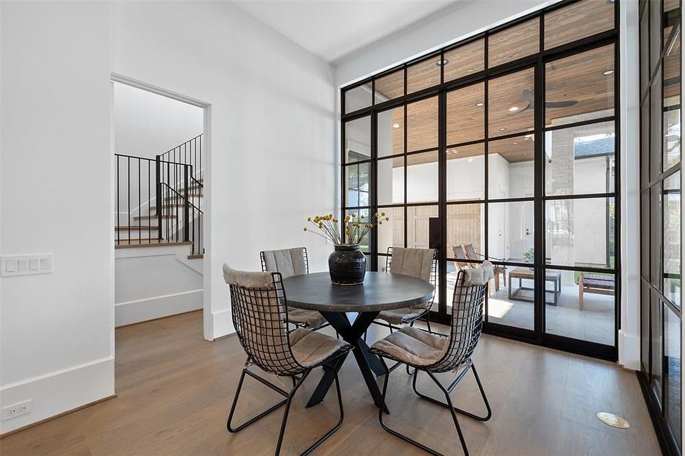 House in the 'hood series (volume 004) by Nancy Lane Interiors photos via har.com