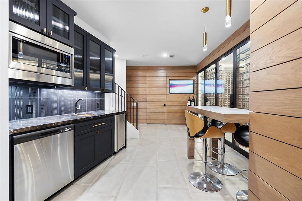 House in the 'hood series (volume 004) by Nancy Lane Interiors photos via har.com