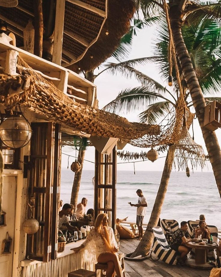 Tropical beachside dining