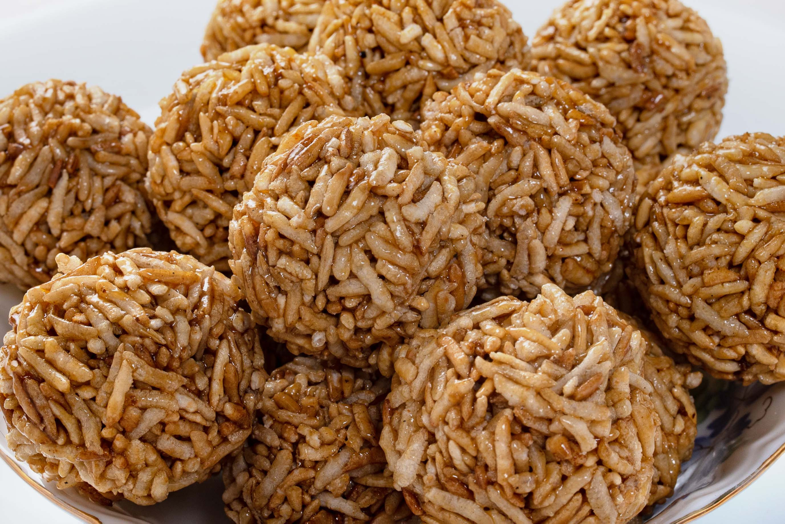 Chirer Naru (Flattened Rice Laddu)