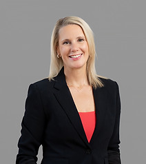 Lyndsy Evenden Headshot.jpg