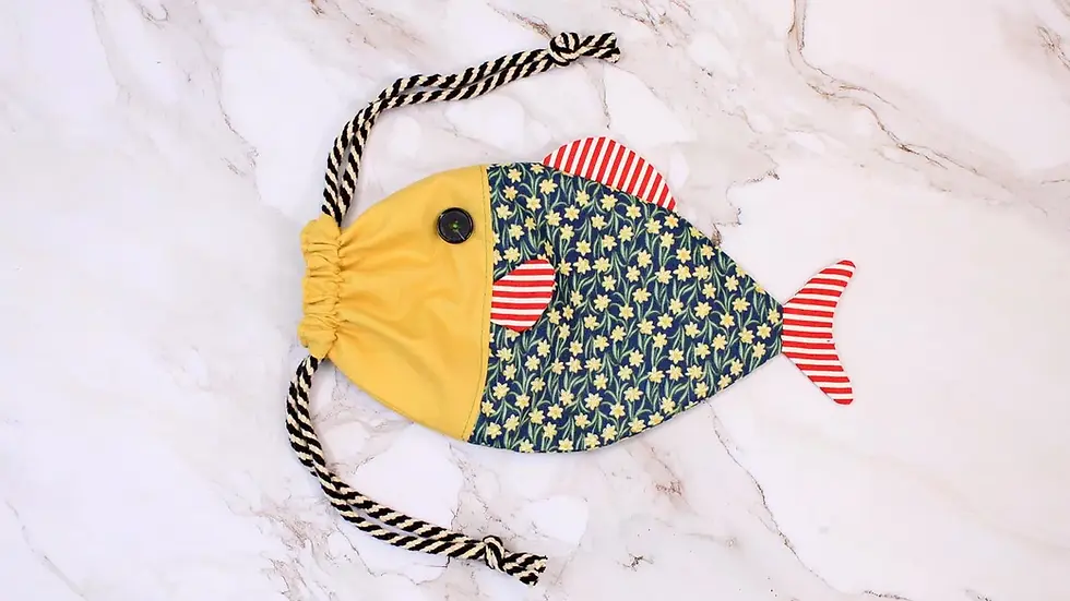 Sew a drawstring fish pouch