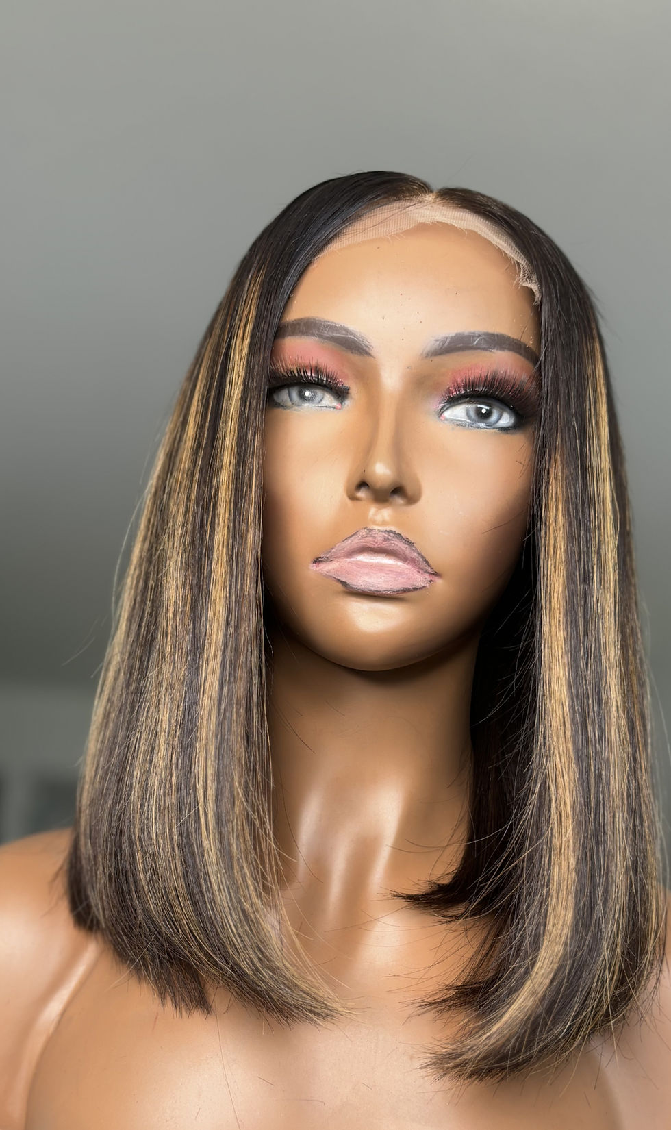 Thumbnail: Mena bob w/messy beach waves