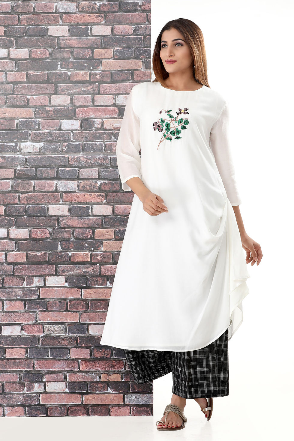 CLEMATIS WHITE KURTA WITH CHEQUERED BOX PANTS