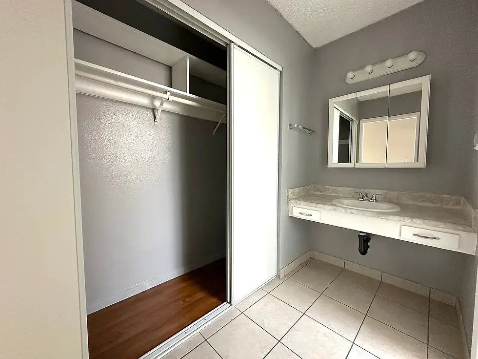 Thumbnail: Studio / 1BR/Canoga Park (4)/HACLA or RRH