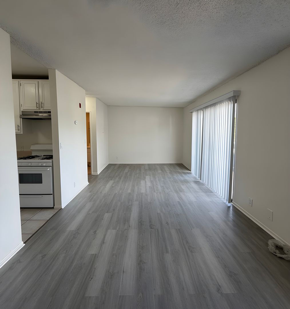 Studio/Mission Hills(2)/HACLA or TLS