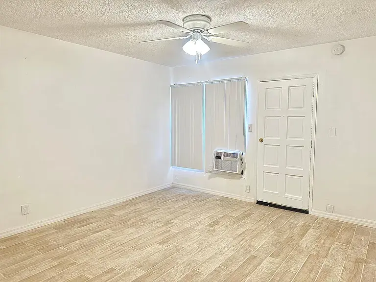 Thumbnail: 2BR/Canoga Park(2)/HACLA or TLS