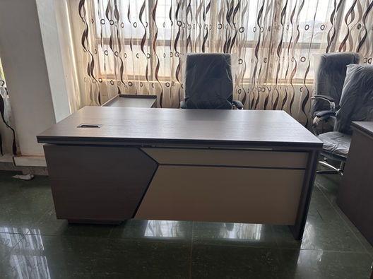 office chair, office table 