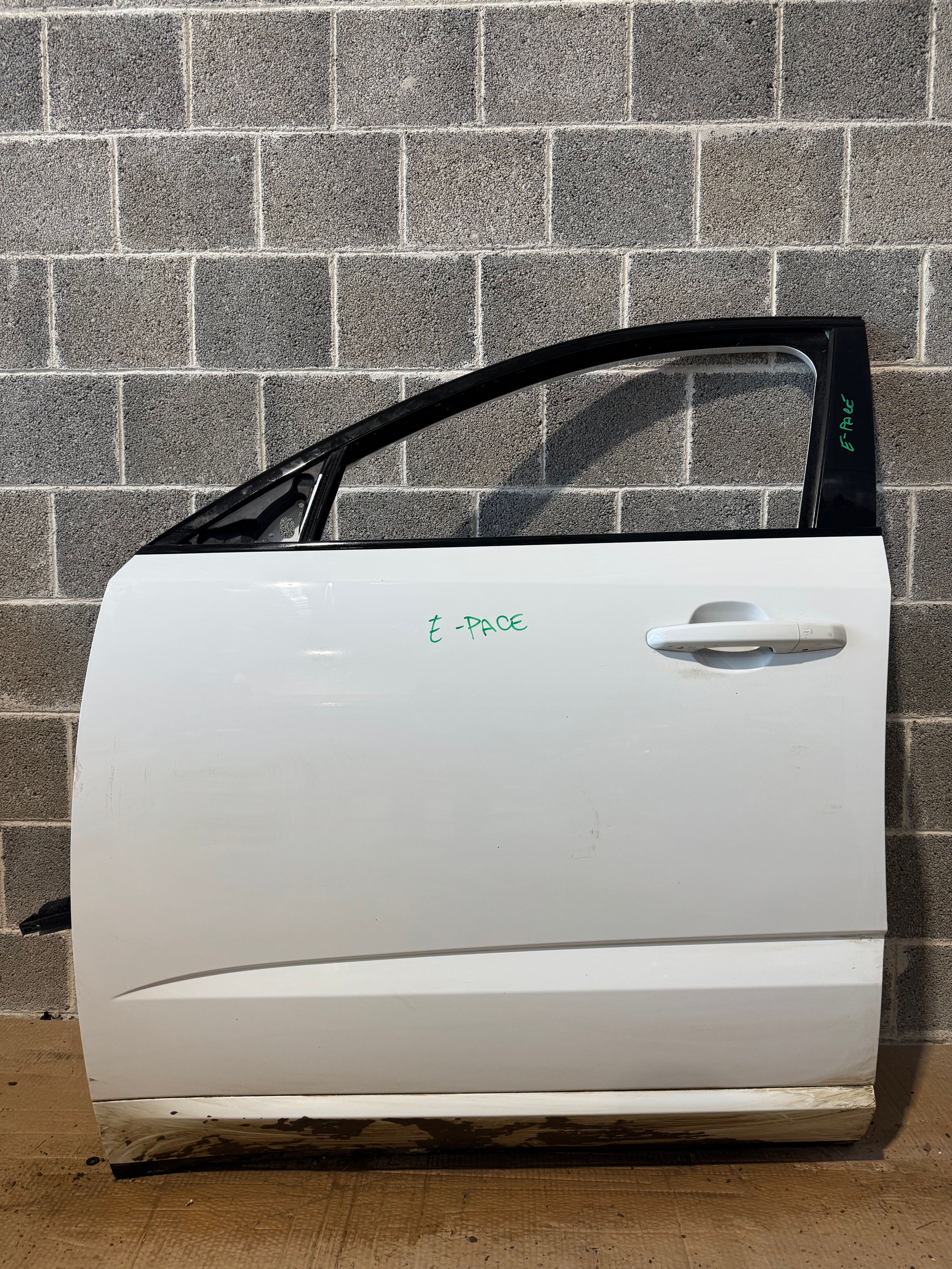 Porta sportello anteriore sinistro Jaguar E-Pace 017