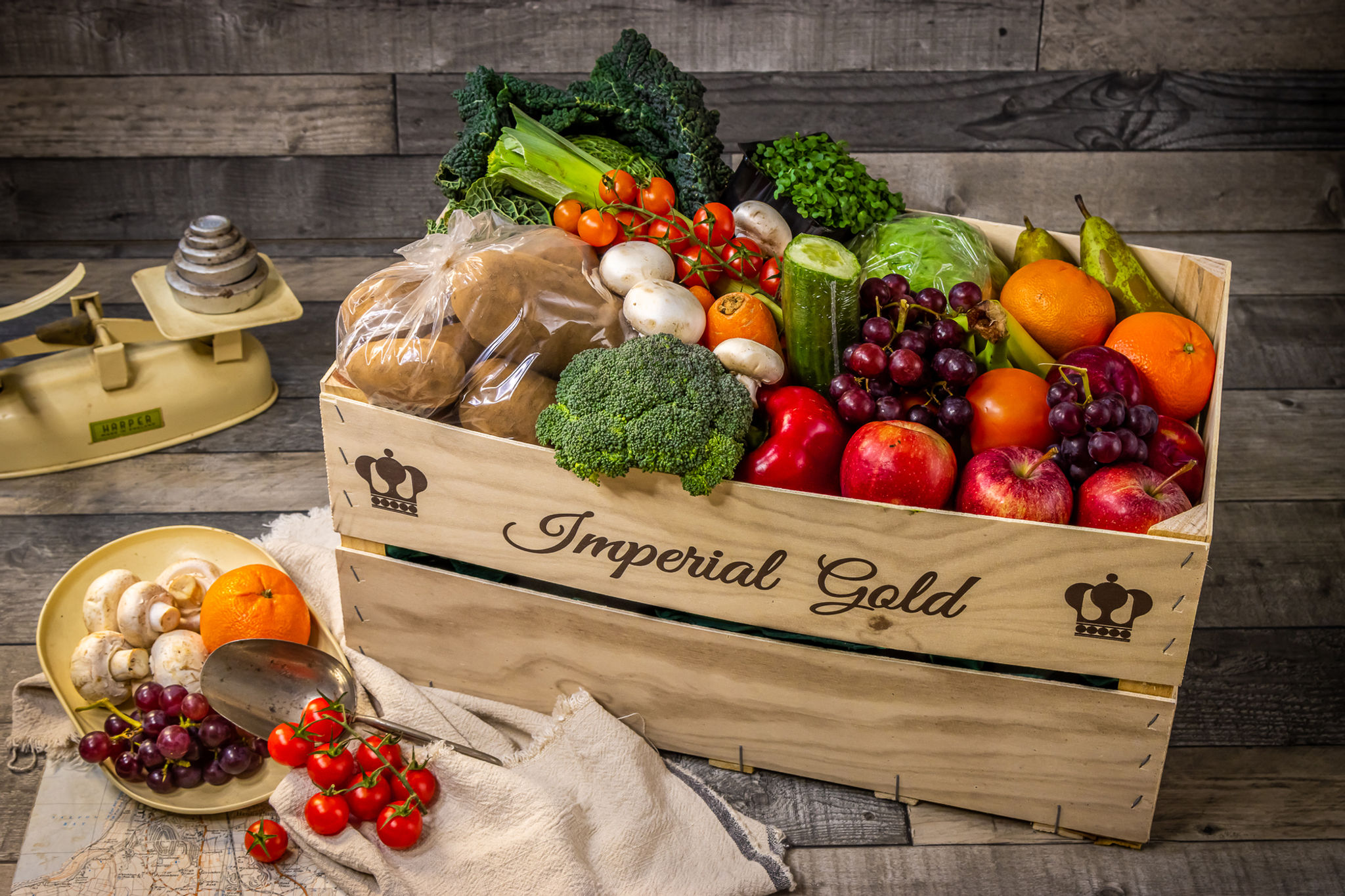 Medium Fruit, Veg and Salad box (not gift wrapped)