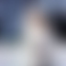 Bonjour and welcome to MeaghanCarey.com!