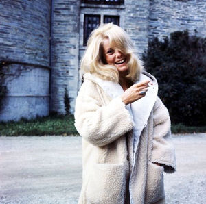 Bonjour and welcome to MeaghanCarey.com!