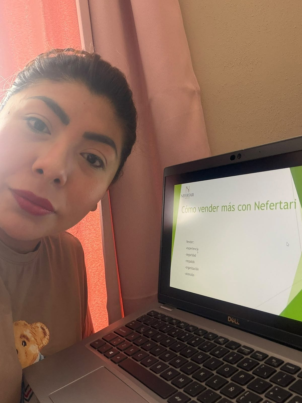 TourTravelynByFraveo en capacitación con nefertari