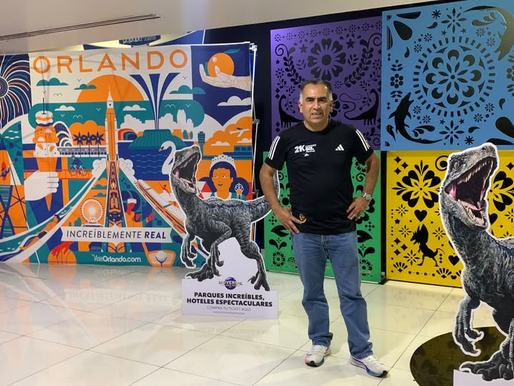 Explora y Viaja by Fraveo presente en la premier de Jurassic World Renace