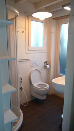 en suite bathroom