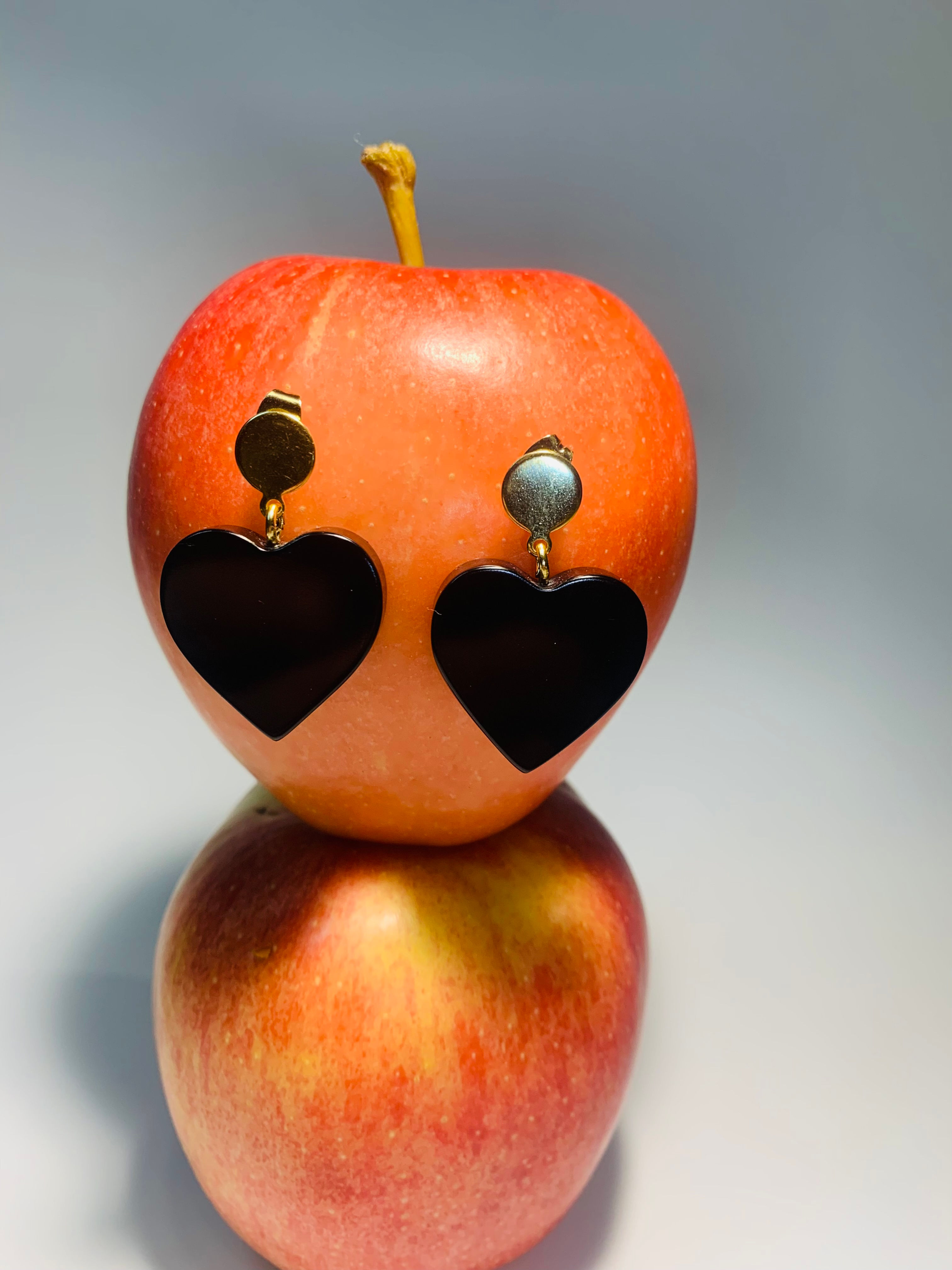 Heart Earings in black small