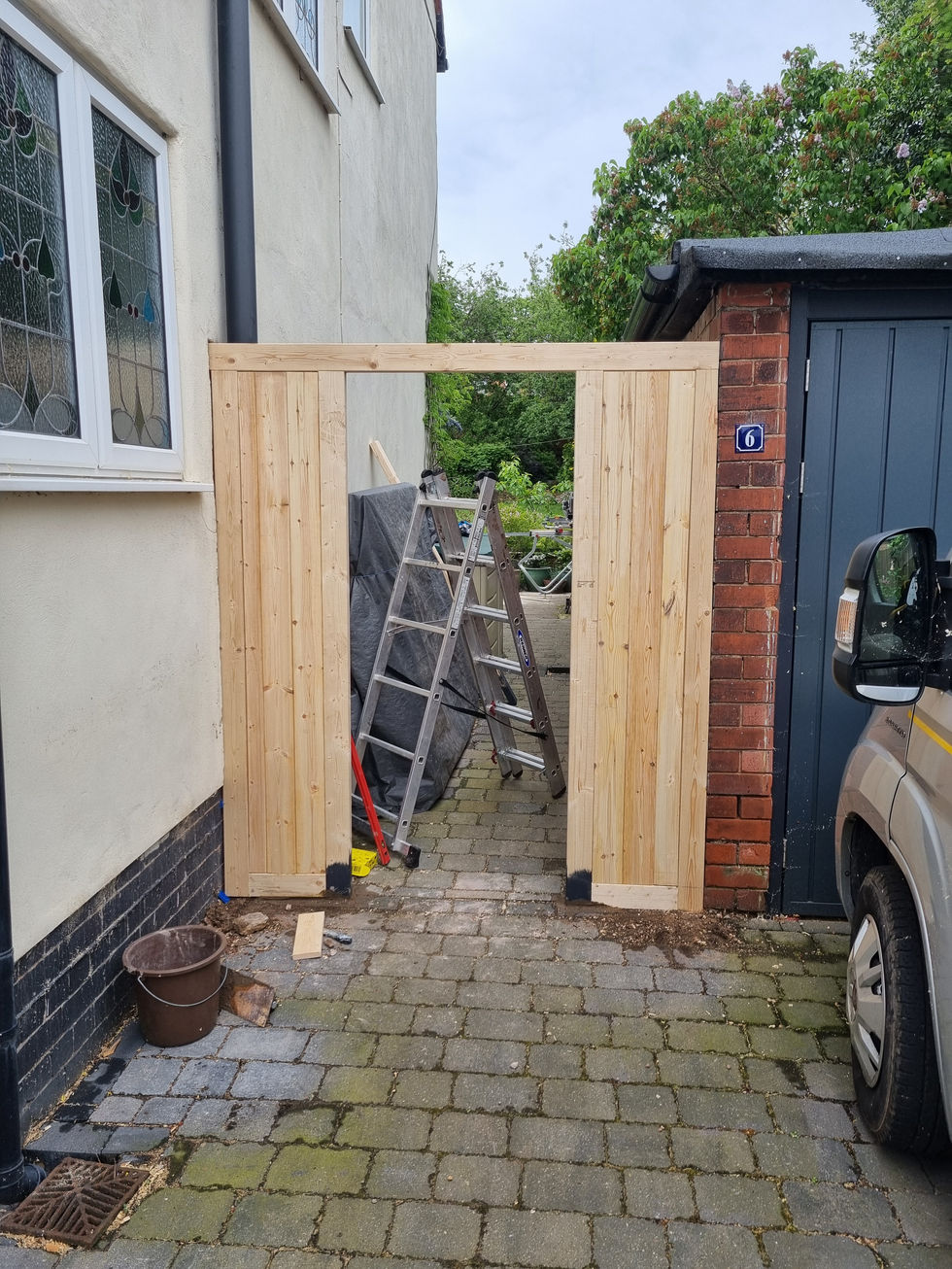 bespoke side gate