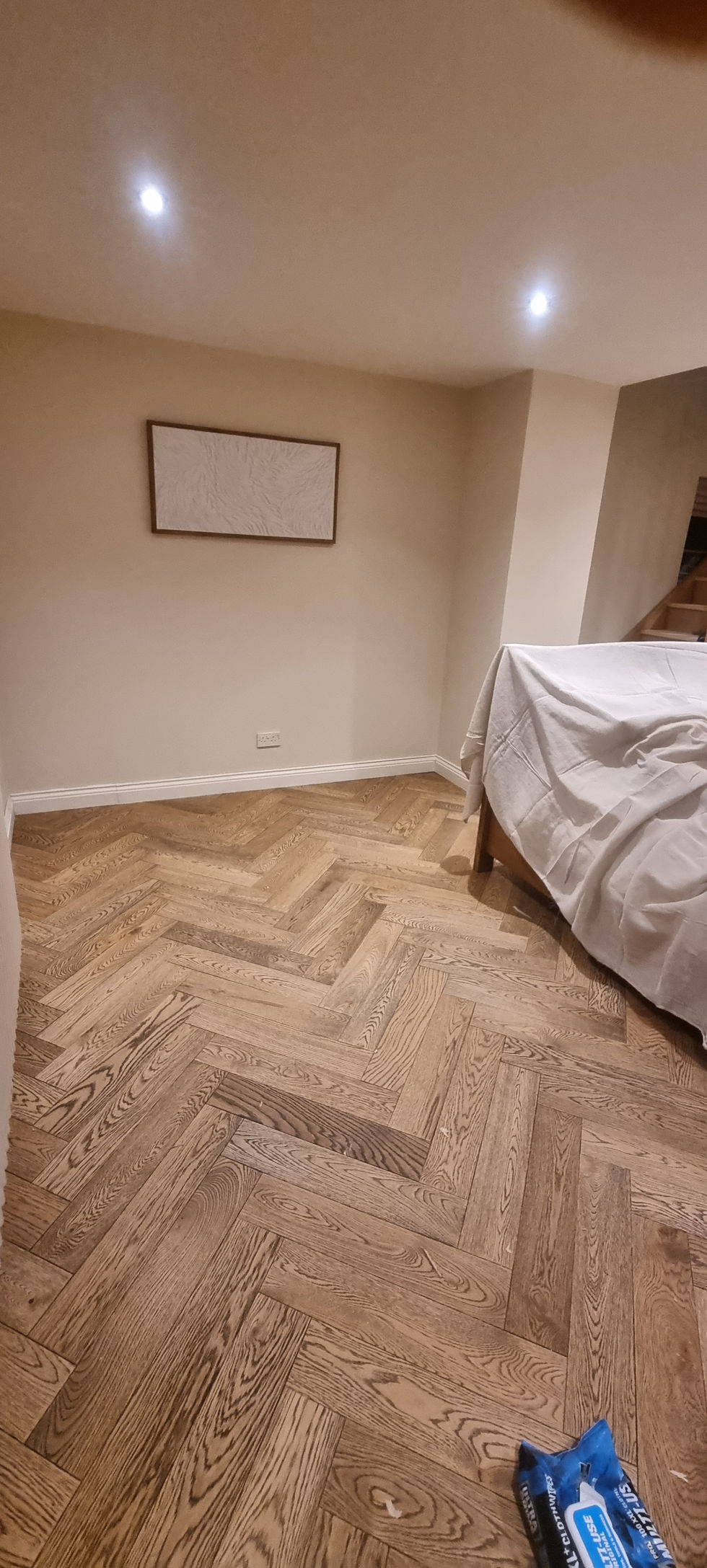 Solid wood herringbone flooring and skirting 10