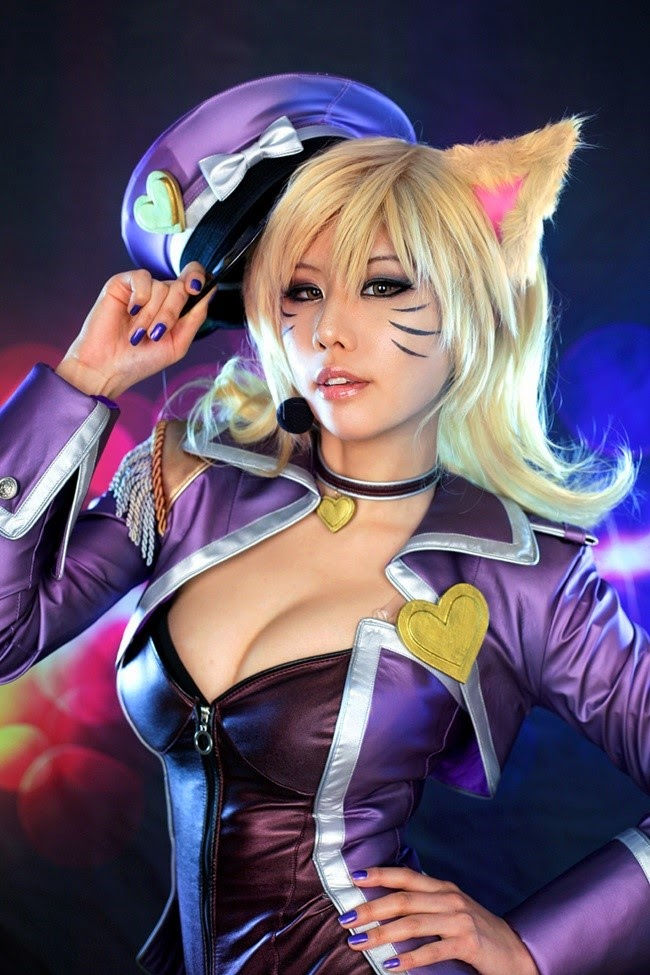Ahri-League-Of-Legends-Cosplay-6