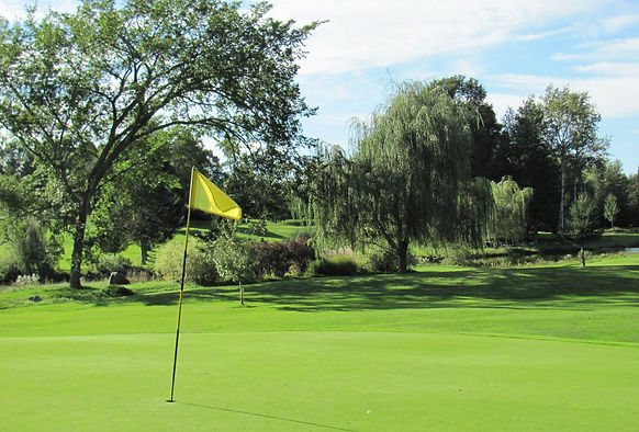 Club de golf Les Cèdres Granby.jpg