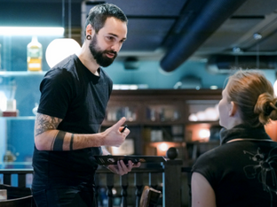 Bedriftshelsetjenesten har en viktig funksjon i å støtte arbeidsgivere i det forebyggende arbeidet mot seksuell trakassering.