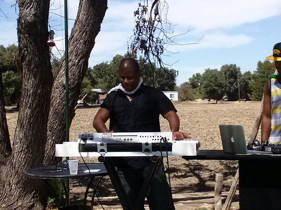 1264471_10200623085839132_454015175_o (1)