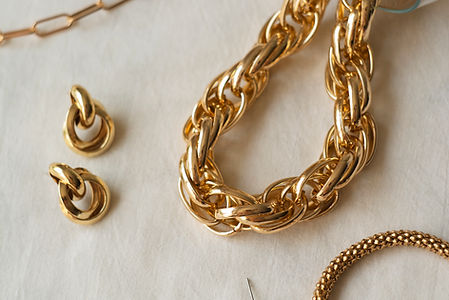 luxurious-shiny-golden-chain.jpg