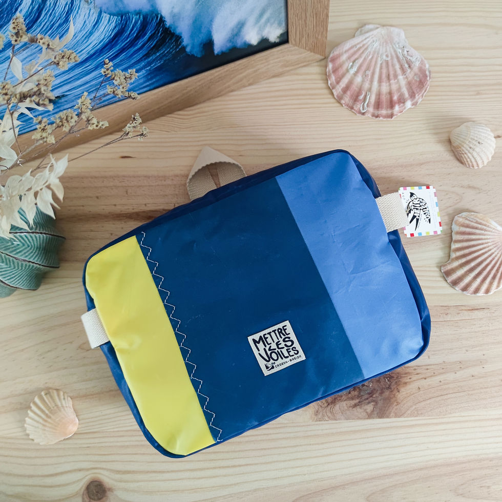 Lena / La trousse de toilette