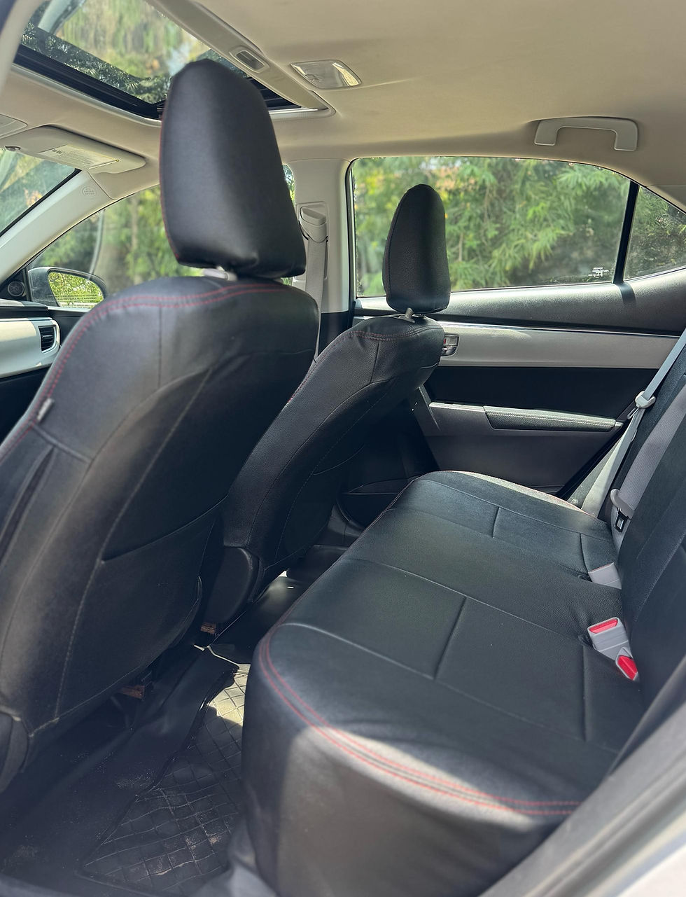 Thumbnail: 2016 Toyota Corolla 