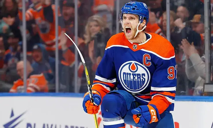 Connor McDavid of the Oilers