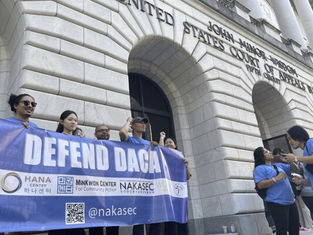 Tribunales frenan la ofensiva de Trump en contra los estudiantes extranjeros y logran retener sus visas, al menos temporalmente