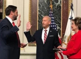 Ronald Johnson rinde protesta como nuevo embajador de Estados Unidos en México