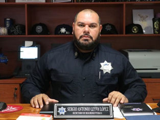 El secretario de Seguridad Pública y Tránsito de Culiacán, Sergio Antonio Leyva López, renunció al cargo, según lo informó el alcalde Juan de Dios Gámez Mendívil