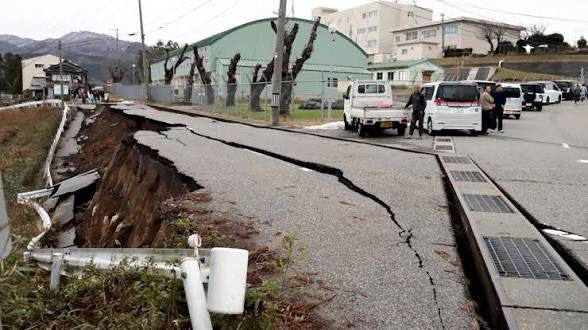 Sismo de magnitud 6.9 sacude el noreste de Japón y causa pequeñas olas de tsunami