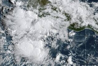 Se forma la tormenta tropical "Mario" en el Pacífico; prevén lluvias fuertes en cuatro entidades de México