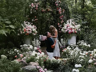 "It's a love story": Taylor Swift anuncia su compromiso con el jugador Travis Kelce