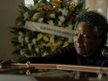 Netflix divulga trailer de 'Vicentina Pede Desculpas', com atuação emocionante de Rejane Faria