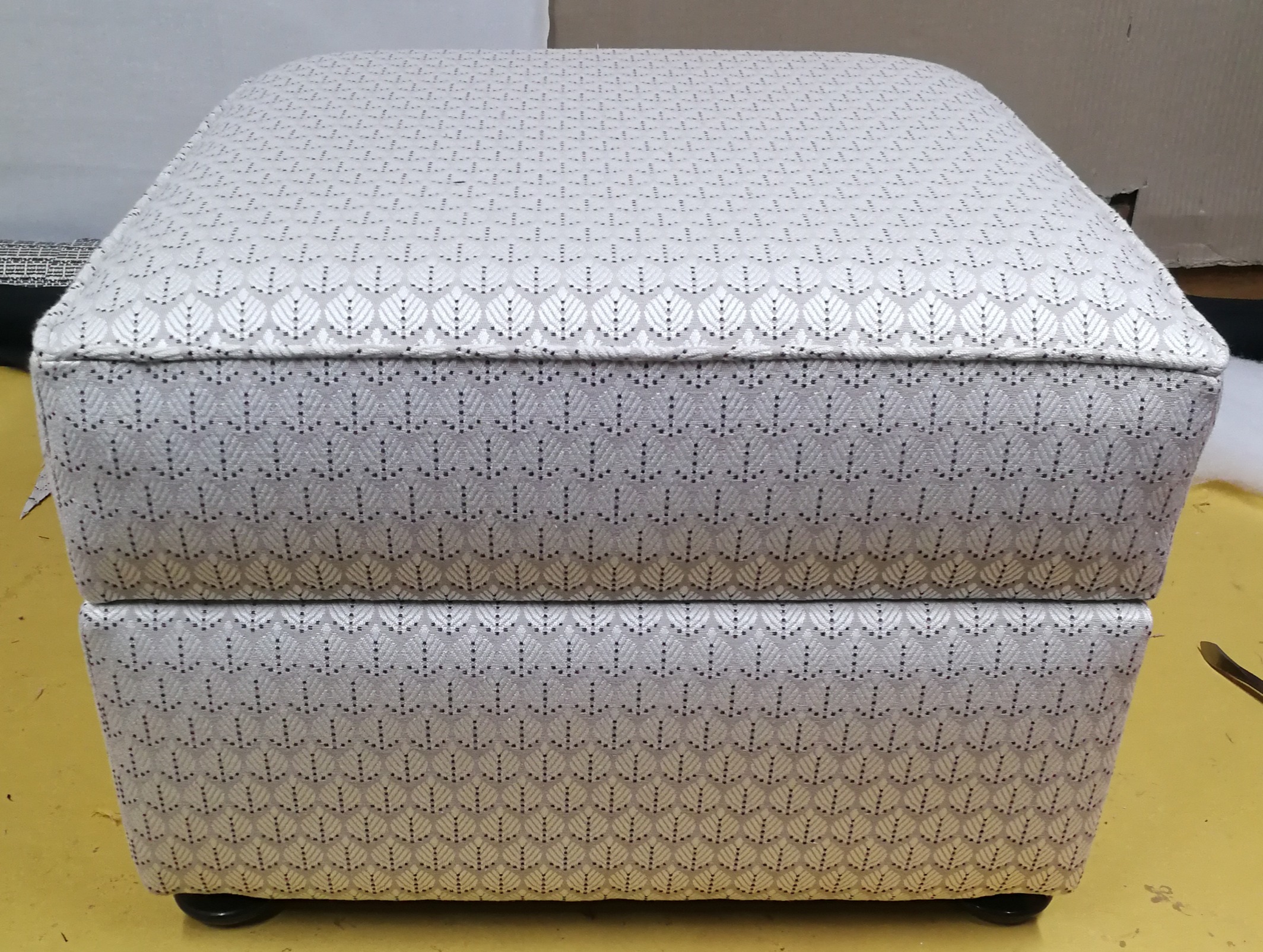 Romo Ottoman