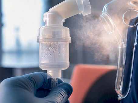 Nebulizer medication reservoir producing aerosol mist