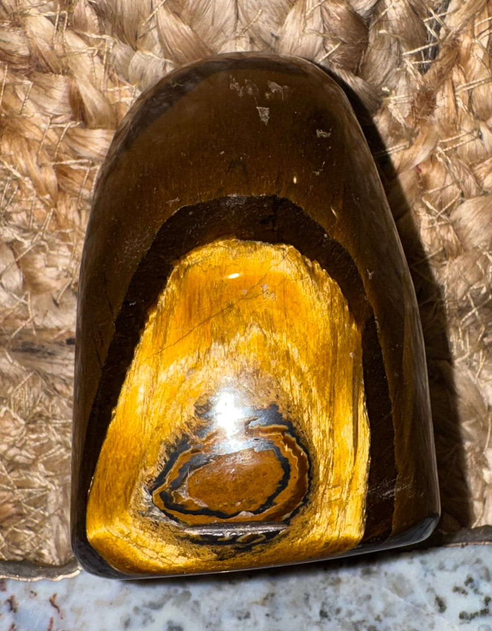 Thumbnail: TIGER's EYE FREEFORM carving
