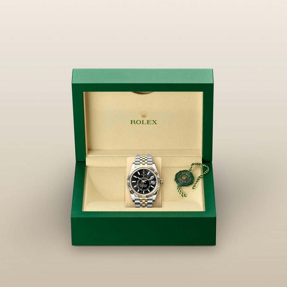 Thumbnail: Rolex Sky-Dweller Oyster, 42 mm, Oystersteel and yellow gold, Fluted Bezel