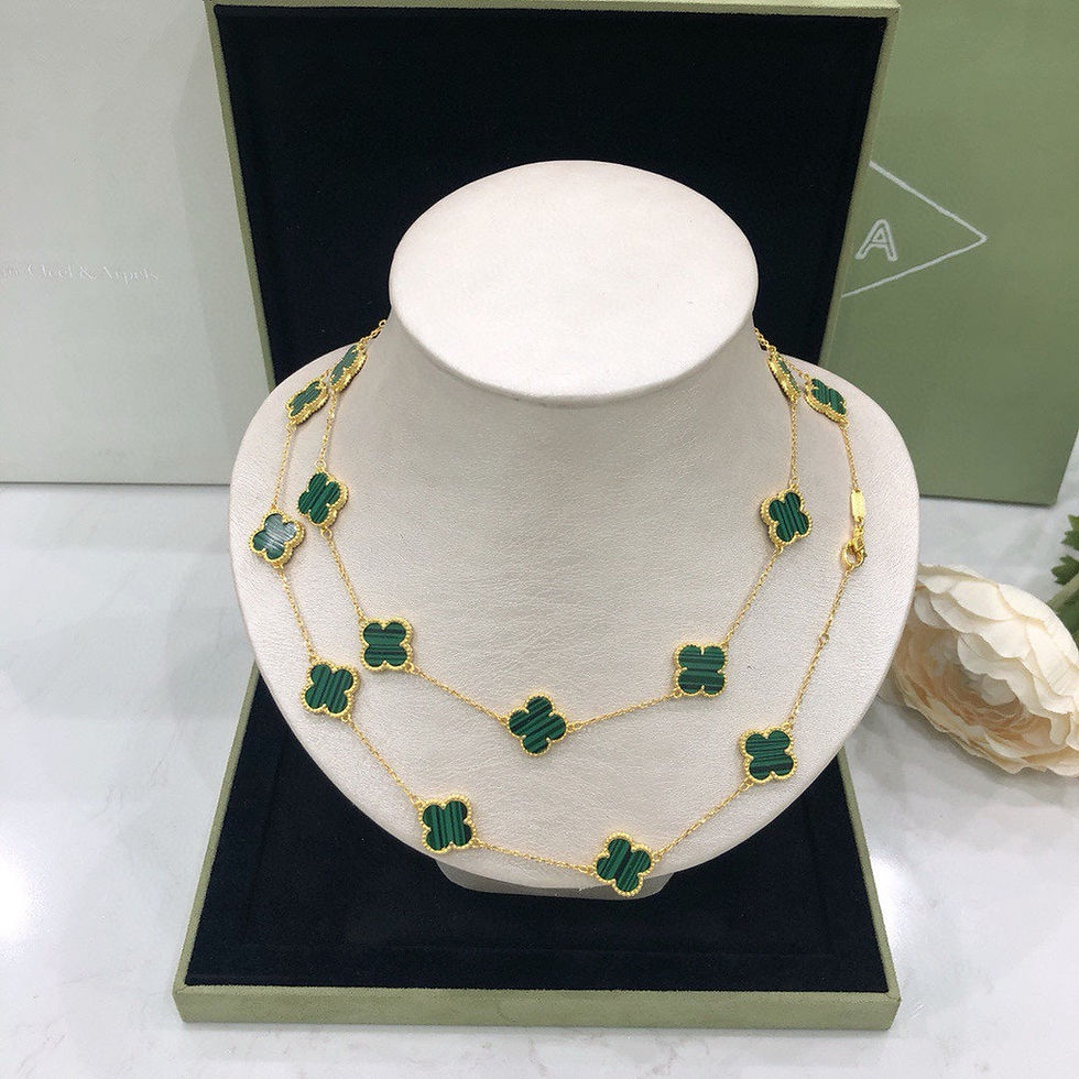Thumbnail: Vintage Alhambra Malachite 20 Motifs Long Necklace