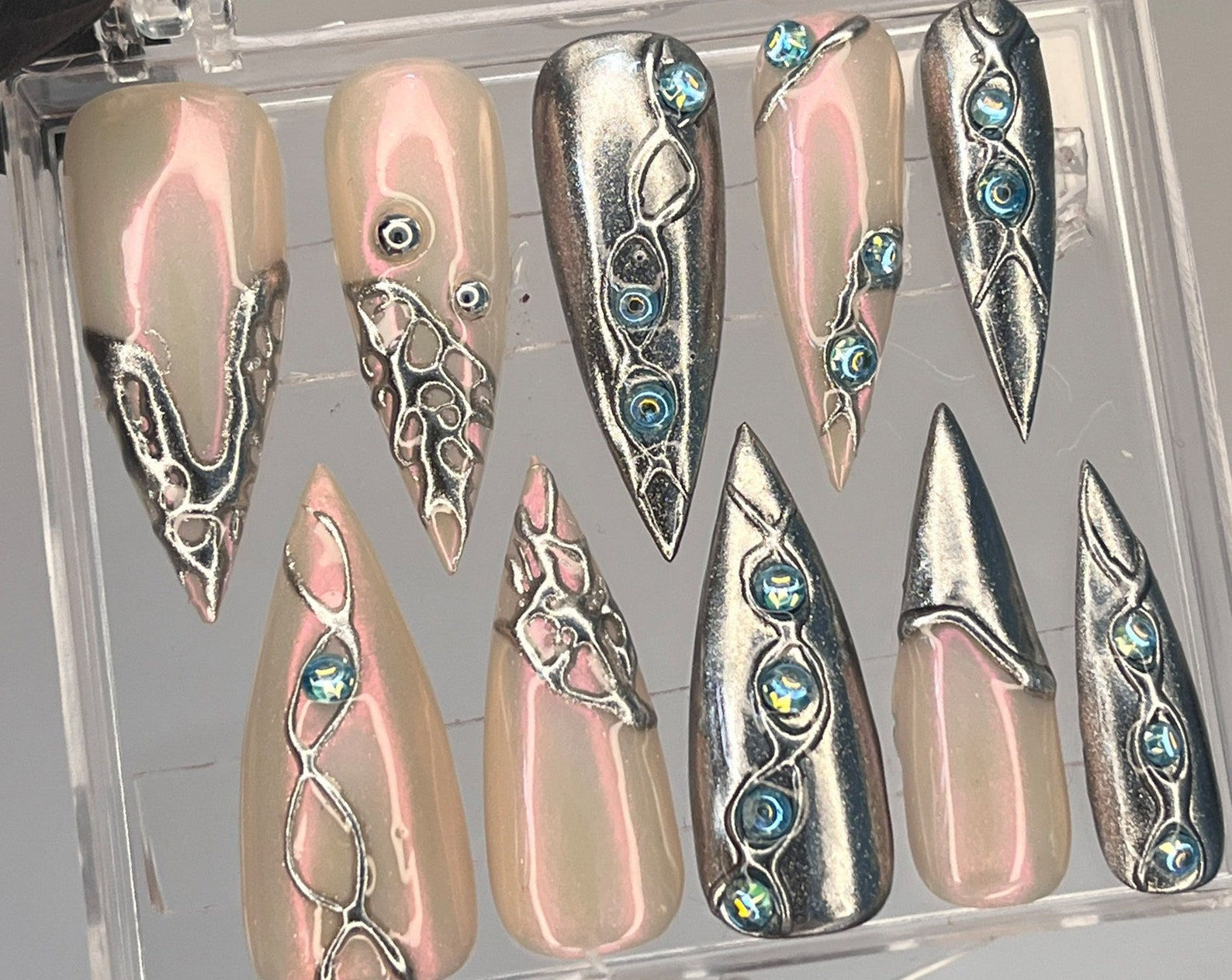 press on nails, custom nails, fake nails, Nails Art