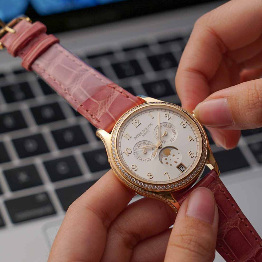 Thumbnail: Patek Philippe Complications 4947R-001