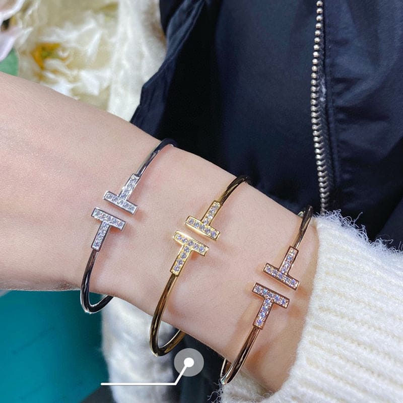 Thumbnail: T Wire Bracelet Elegant