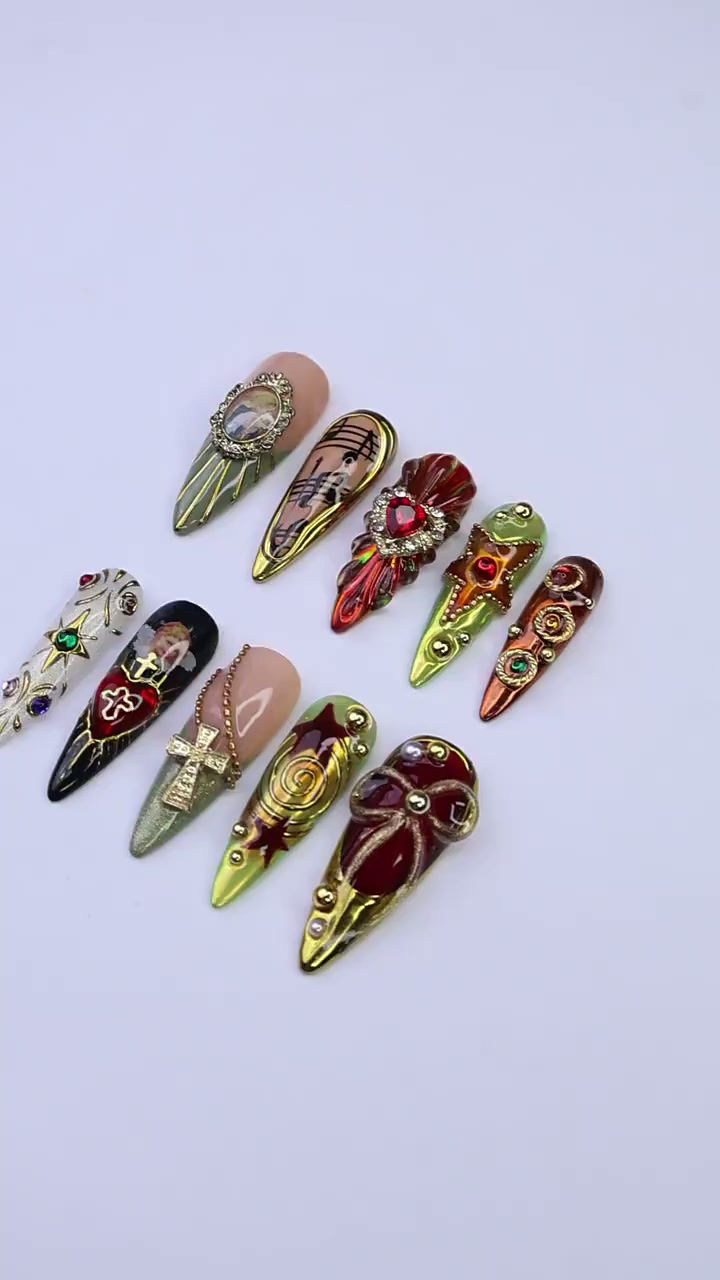 Thumbnail: Christmas Baroque Press On Nails | Red Gold Vintage Heart & Cross Design